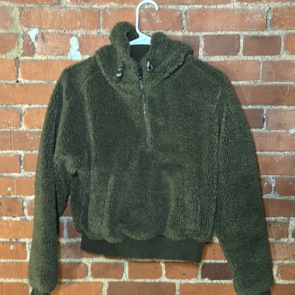 Lululemon Sherpa Cropped Hoodie